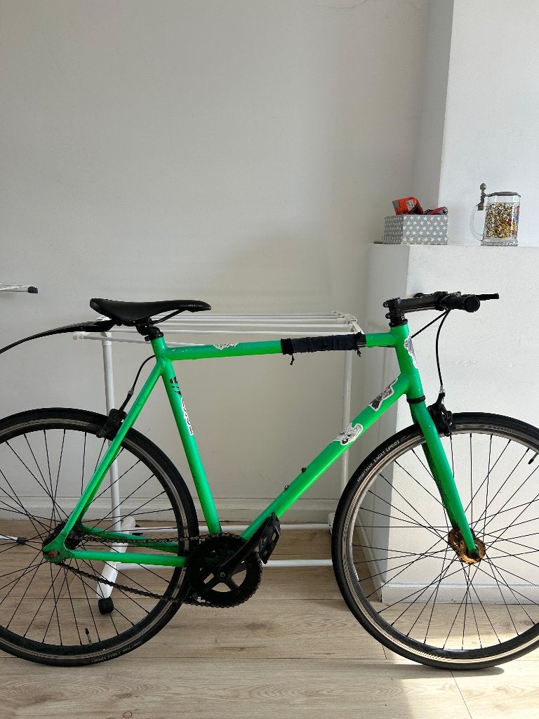 Fixie bike for immediate sale (Unique colour and stickers), Minder dan 10 versnellingen, Gebruikt, 65 cm of meer, Overige merken