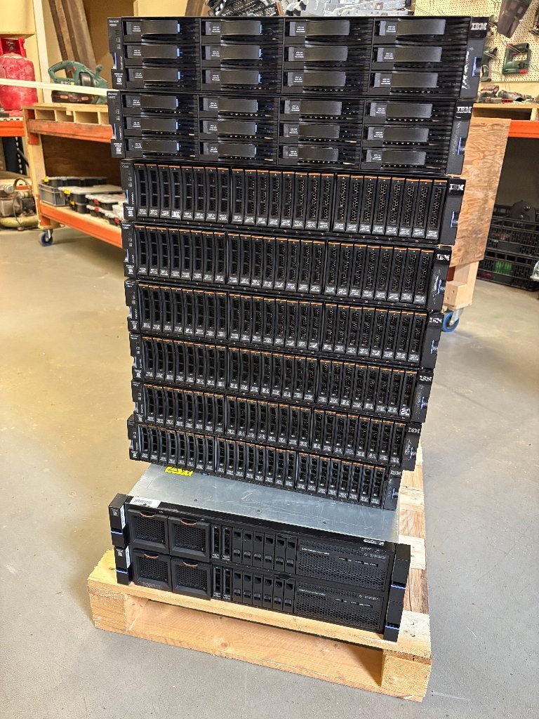 IBM Server Partij SAN controller en Storwize V5000 bakken, Ophalen, Zo goed als nieuw, Onbekend, Hot swappable onderdelen