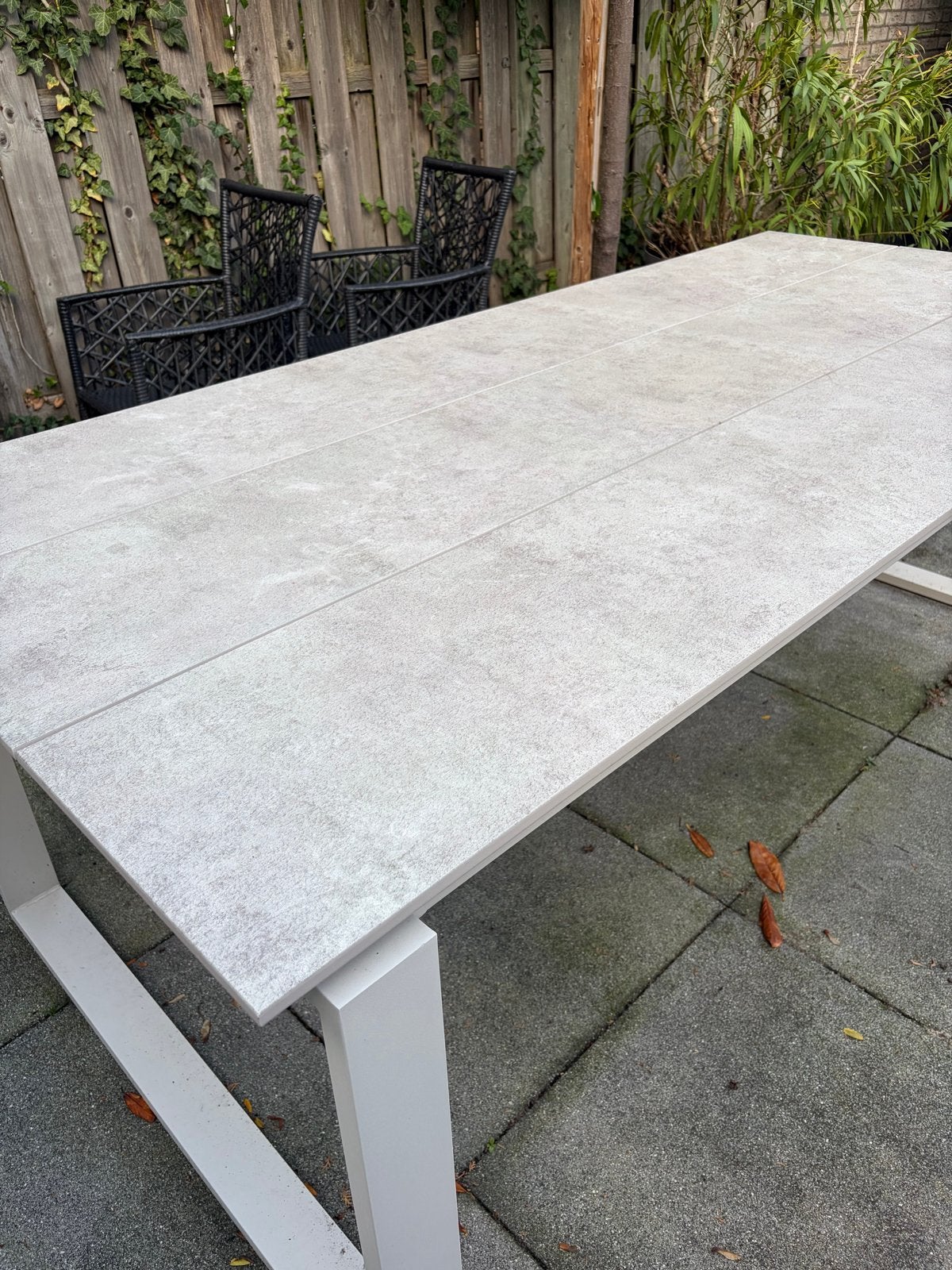 Jutlandia Tuintafel met ijzeren poten (100x215 cm), Ophalen, Zo goed als nieuw, Rechthoekig, Metaal