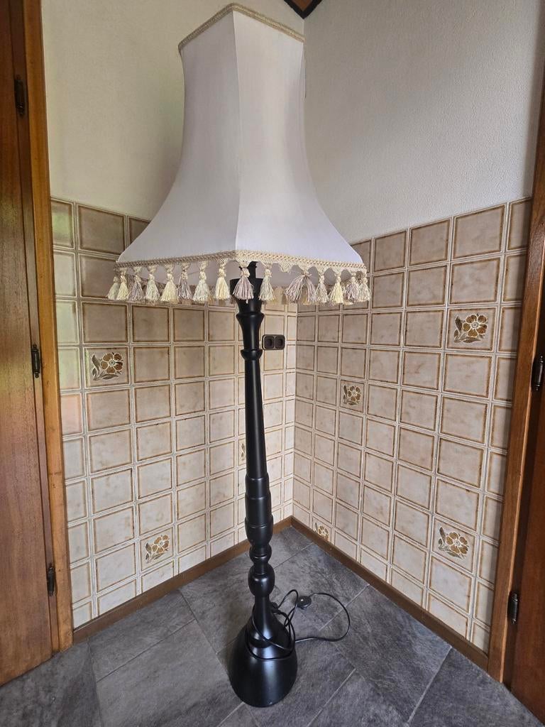 Elegante staande lamp met kwastjes - Zwart met wit, Verzamelen, Ophalen, Gebruikt, Overige typen