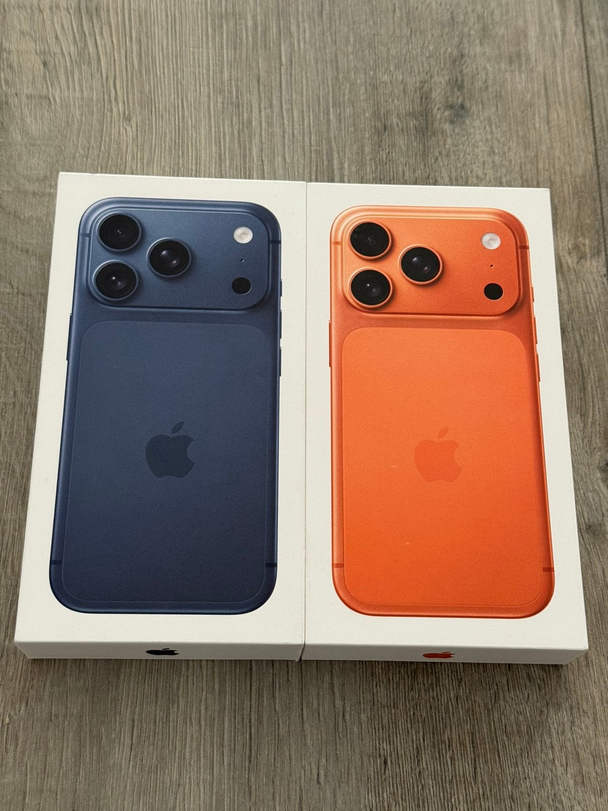 Iphone 17 pro 256 Gb Oranje &  Blue Geseald met Factuur, Blauw, Nieuw, IPhone 17 Pro, Ophalen