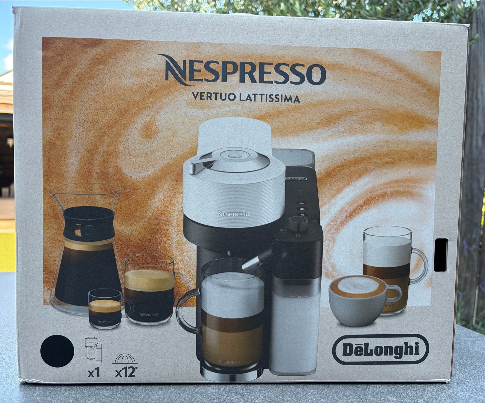 Nespresso Vertuo Lattissima koffiemachine + Mia Large displa, Ophalen, Koffiepads en cups, 4 tot 10 kopjes, Afneembaar waterreservoir