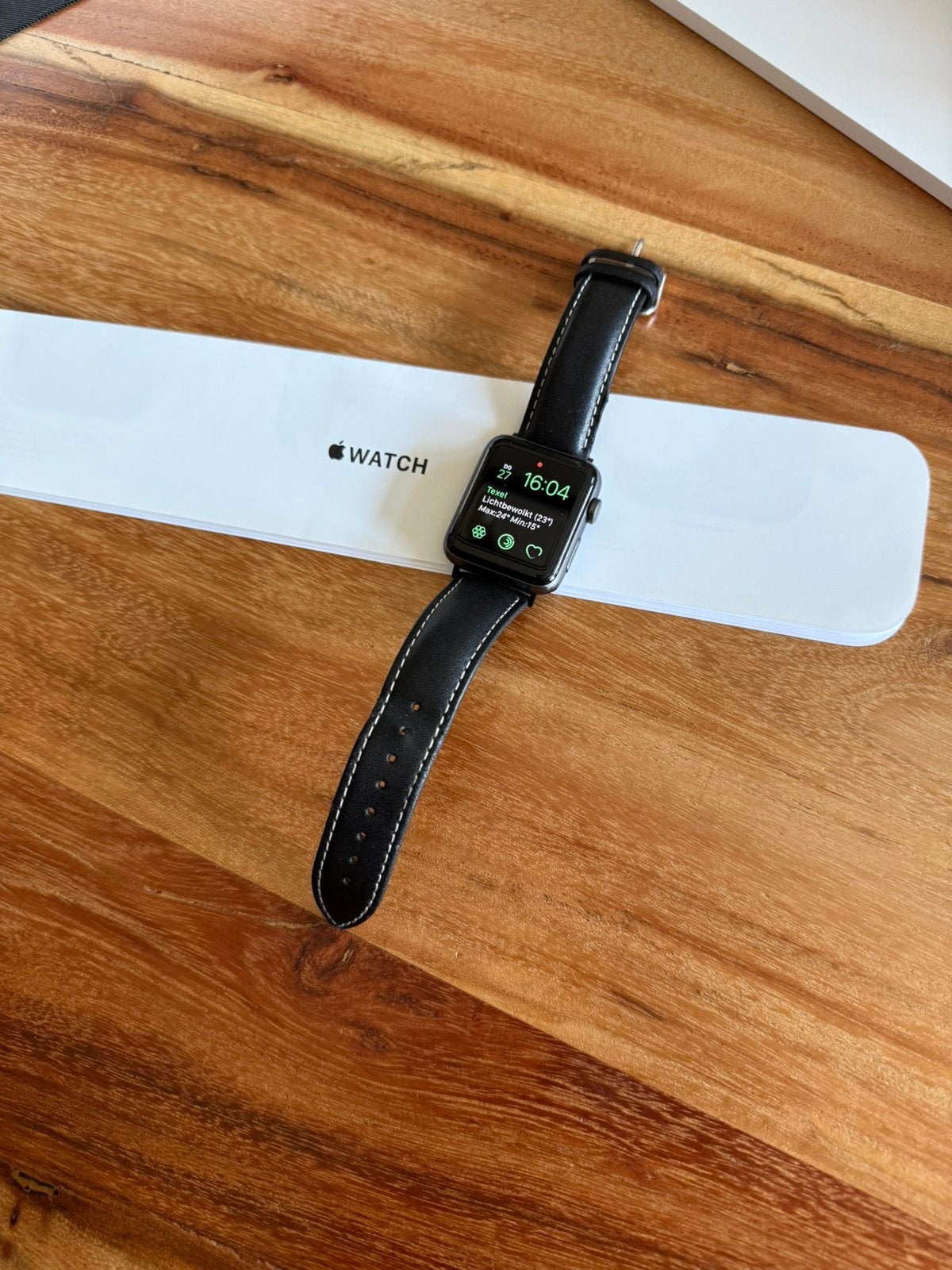 Mooie goedwerkende Apple watch 3 serie, Ophalen, Zo goed als nieuw, Zwart, IOS