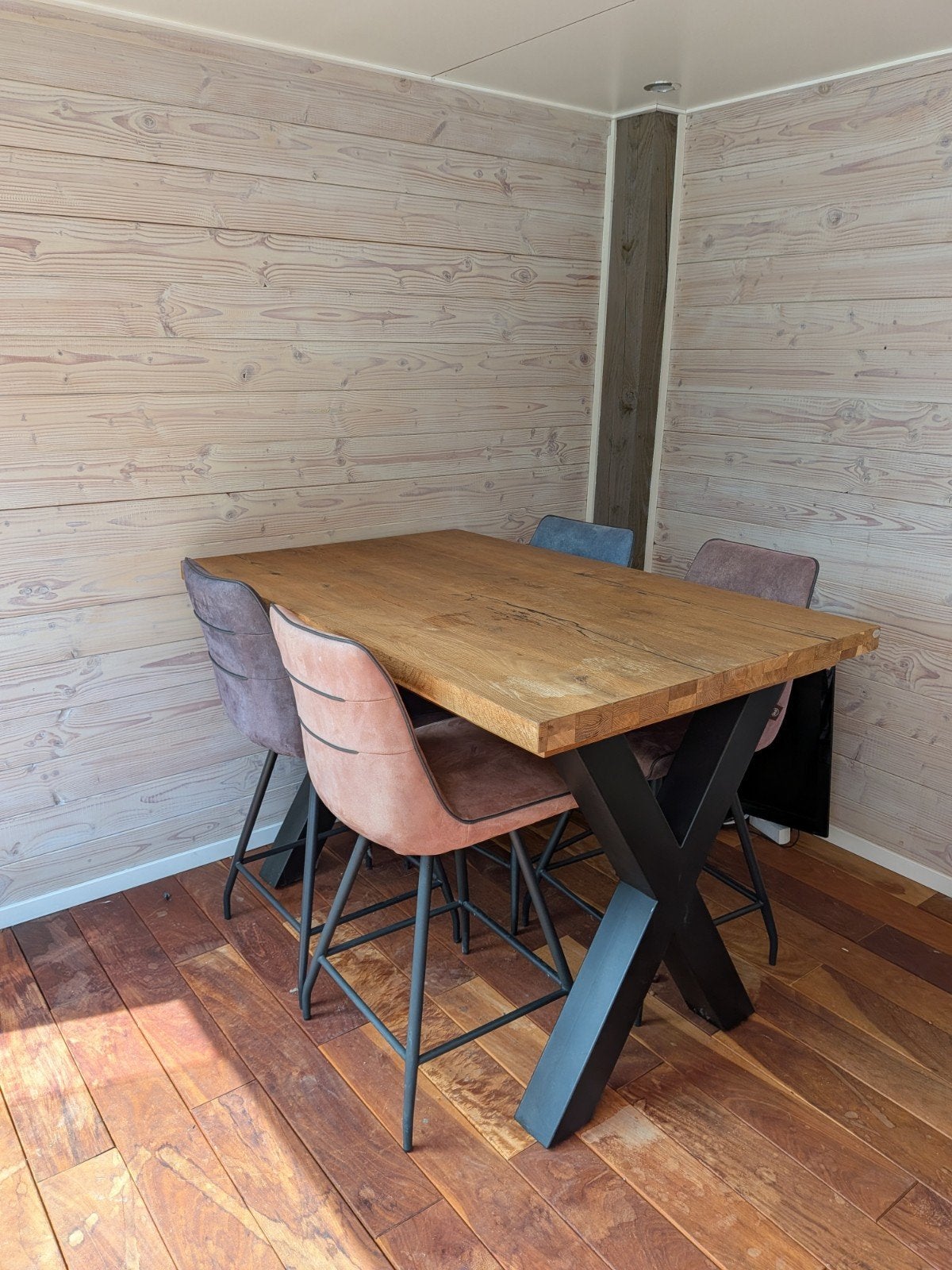 Uitschuifbare hoge bar- eettafel + 4 hoge stoelen/barkrukken, Huis en Inrichting, Tafels | Eettafels, Ophalen, 100 tot 150 cm