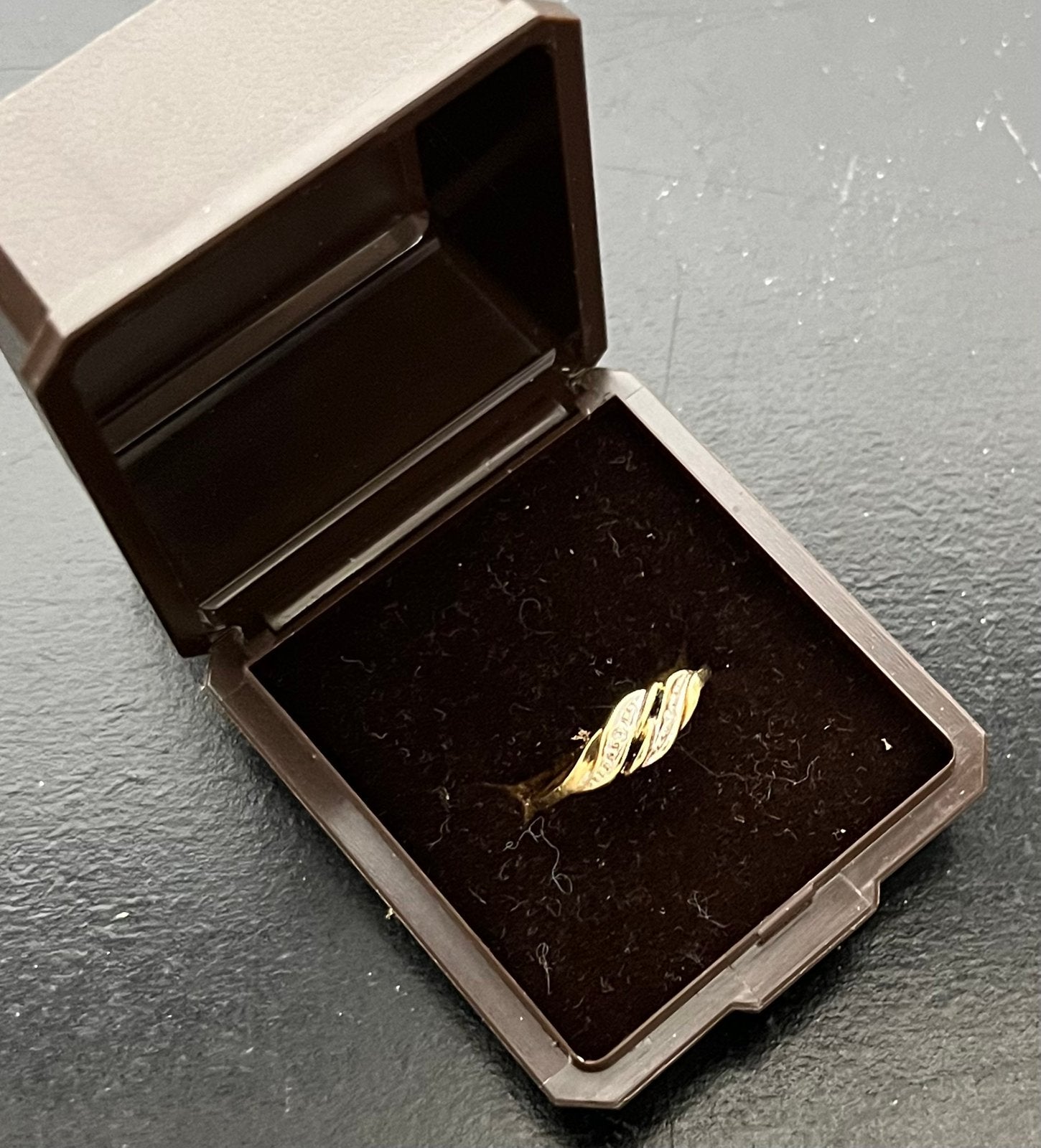 14 karaat (585) gouden vintage golvende/wokkel ring 17,5, Verzenden, Zo goed als nieuw, 17 tot 18, Dame
