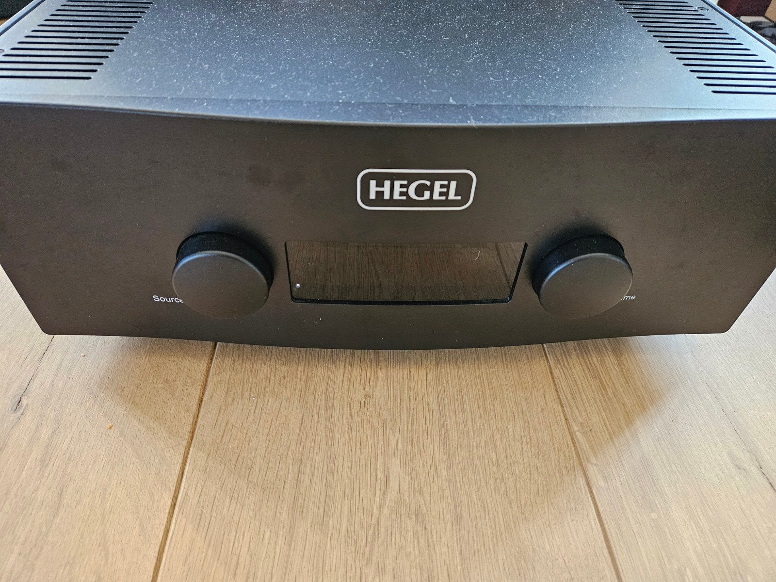 Hegel H590 Geïntegreerde Versterker - Zo goed als nieuw, Overige merken, Ophalen of Verzenden, Zo goed als nieuw, 120 watt of meer