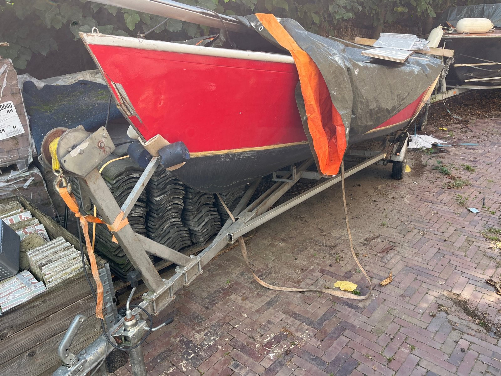 Gebruikte zeilboot met trailer - Opknapper, Watersport en Boten, Ophalen, Minder dan 1500 kg, Gebruikt, Open zeilboottrailer