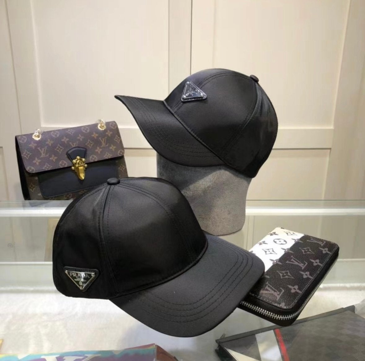 Prada pet, Kleding | Heren, Hoeden en Petten, Ophalen, Nieuw, 57 cm (M, 7⅛ inch) of minder, Pet