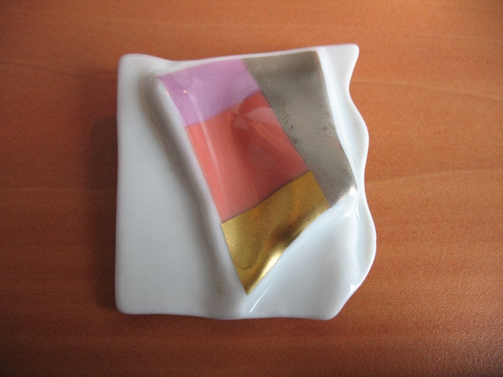Johan van Loon Rosenthal Studio-linie porseleinen broche, Overige materialen, 4 tot 7 cm, Overige kleuren, Ophalen of Verzenden