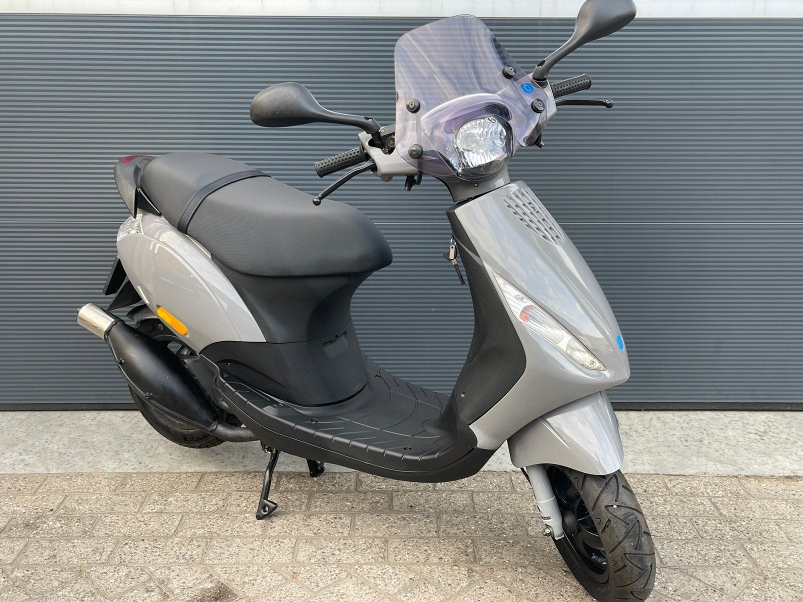 Piaggio Zip 2T (2001) | 45km brom | 9.559km | nardo-grey |, Tweetakt, Piaggio & C. S.p.A. Viale Marconi, 10/12 56029 Pontedera (Pisa) Italië