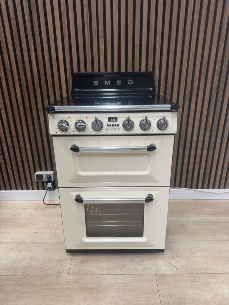 Mooie Smeg Victoria Inductie Fornuis 60 cm (Gratis bezorgen), 5258sh, 60 cm of meer, Zo goed als nieuw, Energieklasse A of zuiniger