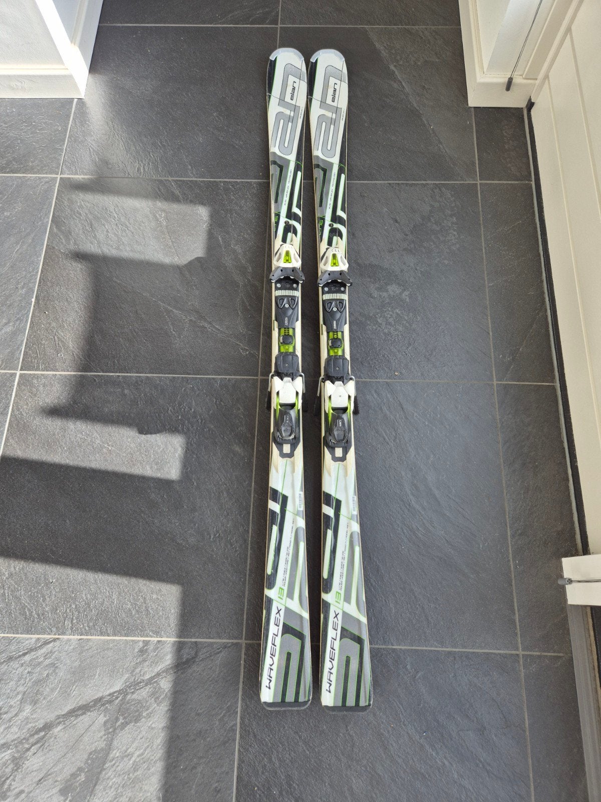 Elan Waveflex 13 ski's 176 cm - recent geslepen en gewaxt, 160 tot 180 cm, Gebruikt, Skiën, Ski's