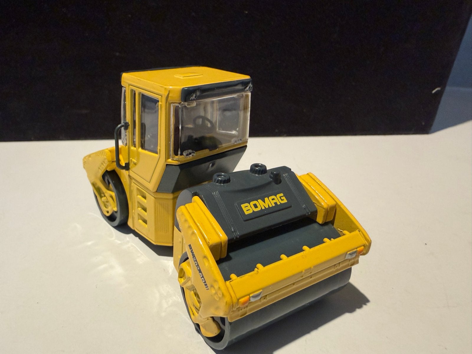 Bomag BW202 AD III Wegenwals Model - Zo goed als nieuw, Ophalen of Verzenden, Zo goed als nieuw, Overige typen, Overige merken