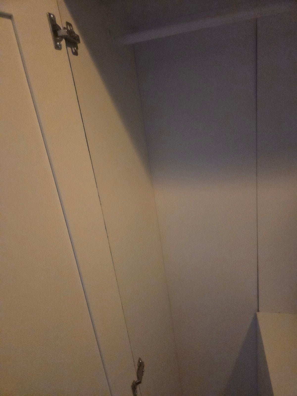 Gratis af te halen! Ikea kast, blauw geverfd, Met deur(en), Gebruikt, Modern, Geverfd, 150 tot 200 cm