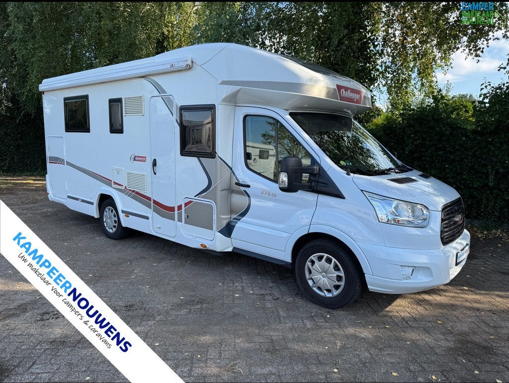 Challenger Genesis 398 EB | Queensbed | Hefbed | Garage | TV, Achteruitrijcamera, Bedrijf, Challenger, Half-integraal