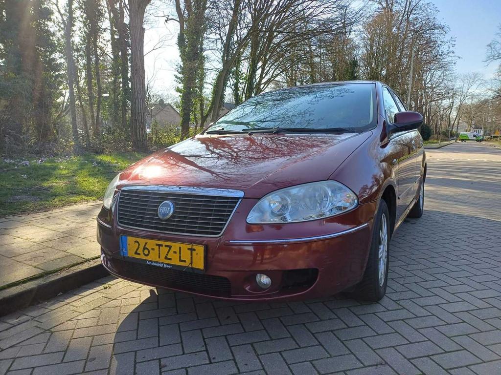 Fiat Croma 2.2 16V Dynamic Automaat, 26-TZ-LT, Auto's, Fiat, Gebruikt, 4 cilinders, 700 kg, 1505 kg