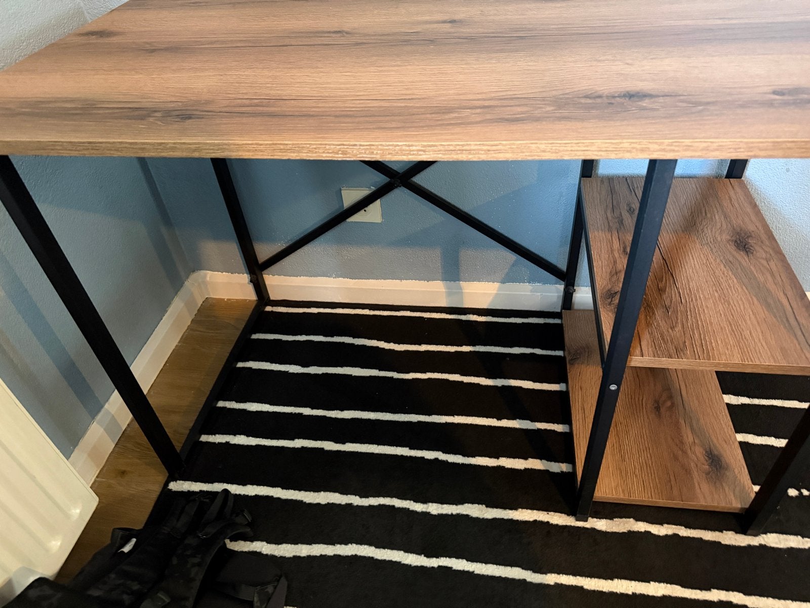 Industrieel bureau / computertafel - hout- en zwart metaallo, Huis en Inrichting, Ophalen, Opbergruimte, Gebruikt, Hout