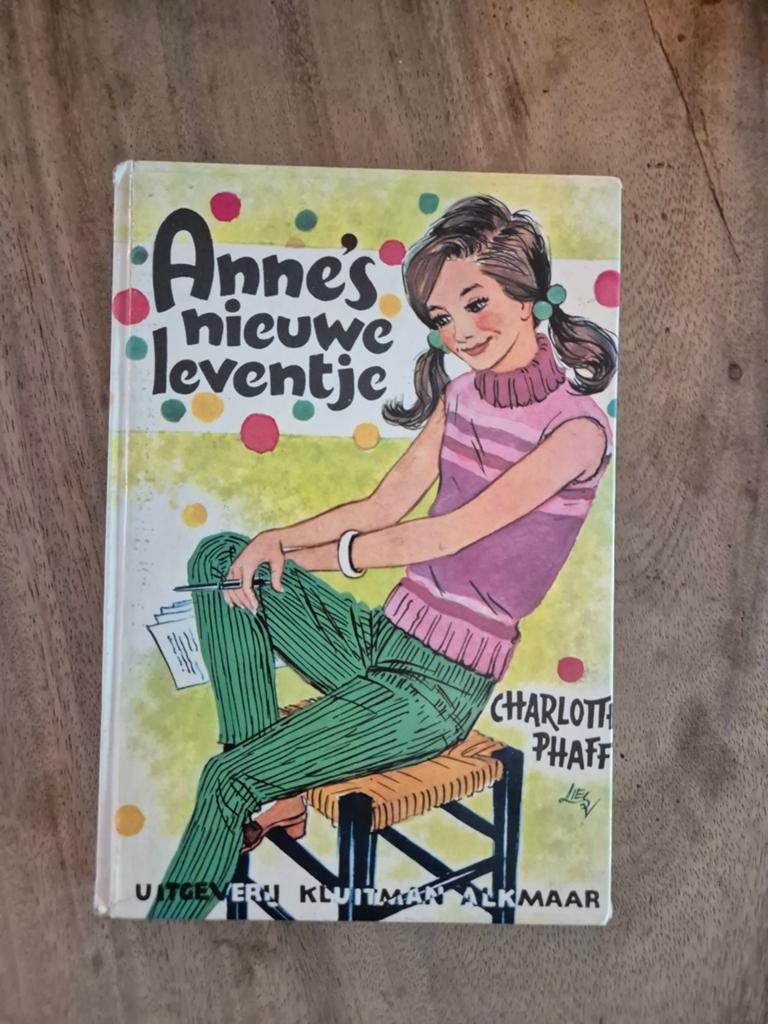 Anne's Nieuwe Leventje - Charlotte Pfaff (Zonnebloem-serie), Ophalen of Verzenden, Gelezen, Charlotte Pfaff, Fictie