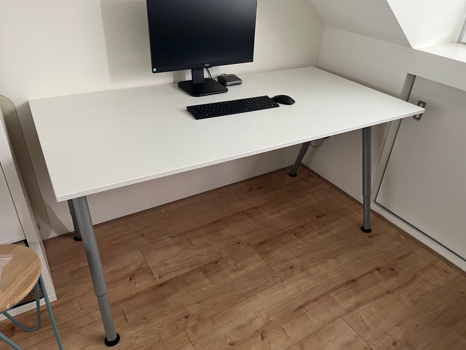 Bureau met bureaustoel, Ophalen, Zo goed als nieuw