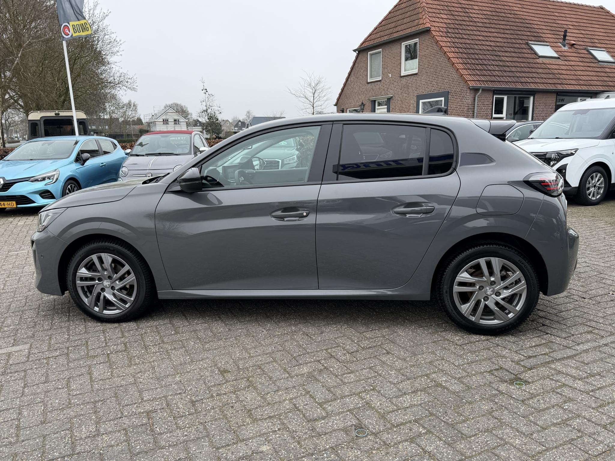 Peugeot 208 1.2 PureTech Allure Pack CARPLAY | KLIMA | 360 C, 12 maanden, 101 pk, Gebruikt, Euro 6