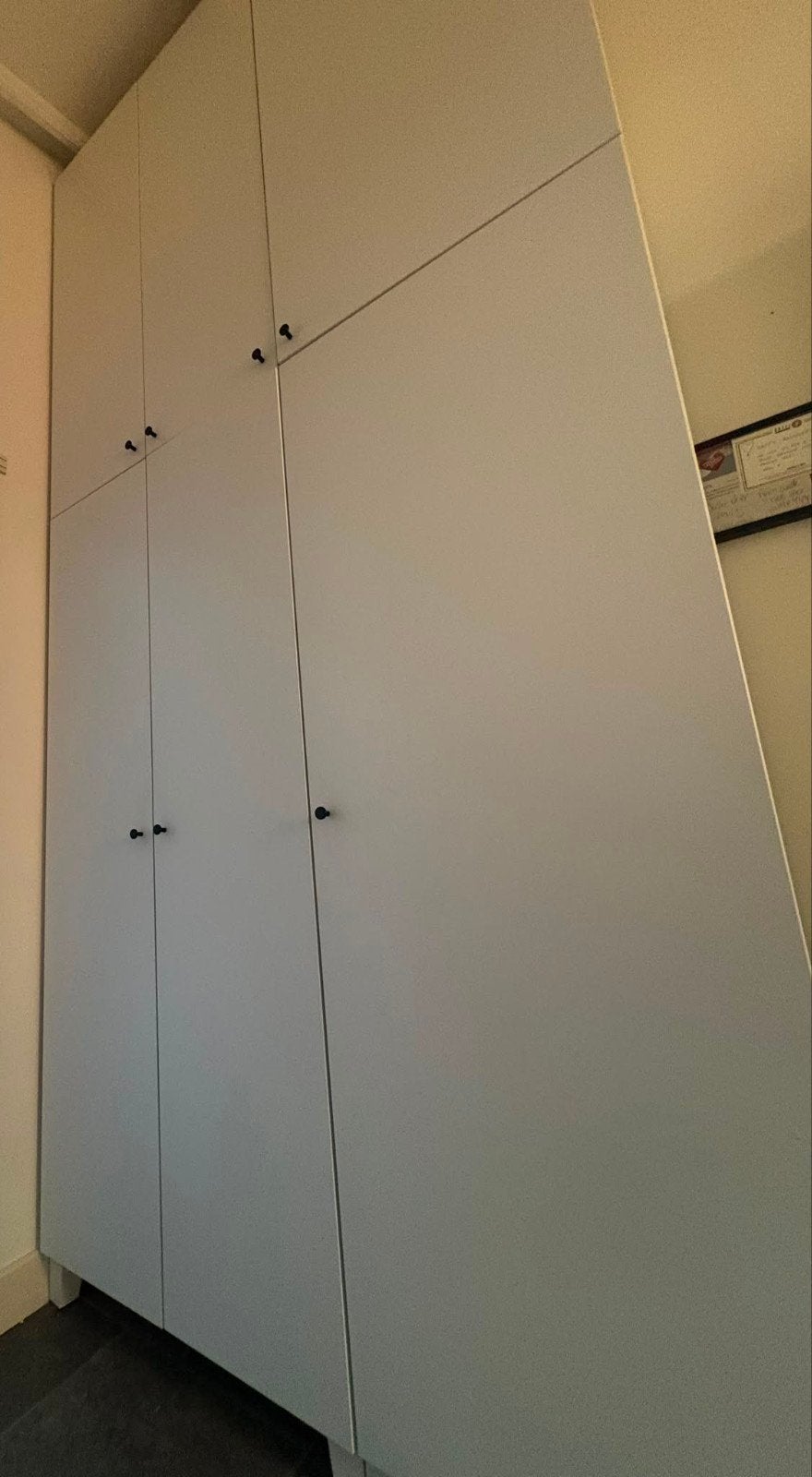 Gratis - Hoge Ikea kledingkast/voorraad kast, Ophalen, 100 tot 150 cm, 200 cm of meer, Zo goed als nieuw