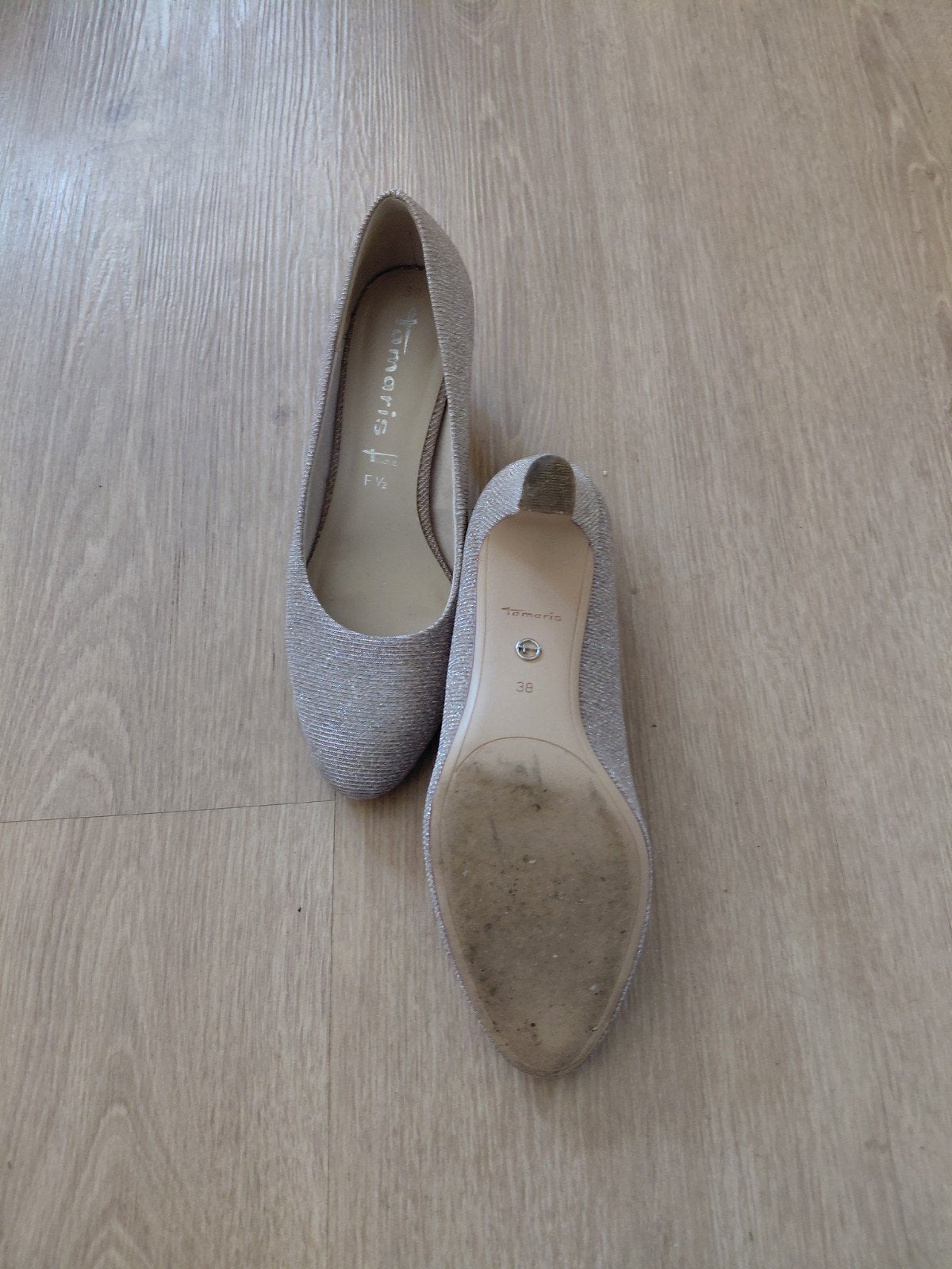 Tamaris Pumps Goudkleurig Maat 38 - Hakhoogte 5 cm, Kleding | Dames, Tamaris, Pumps, Overige kleuren, Ophalen of Verzenden