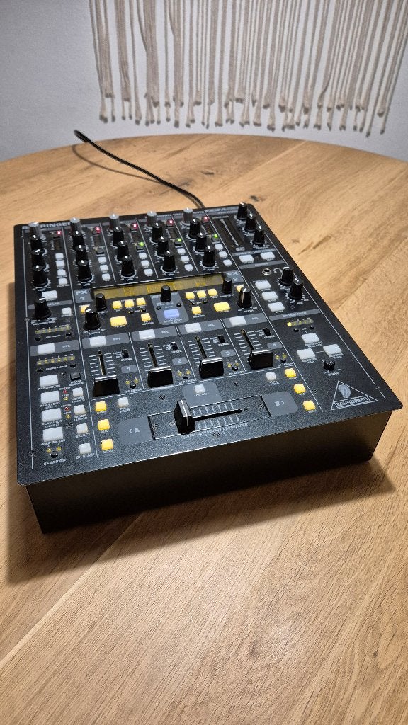 Mengpaneel Behringer DDM4000, Ophalen of Verzenden, Zo goed als nieuw, Minder dan 5 kanalen, Microfooningang