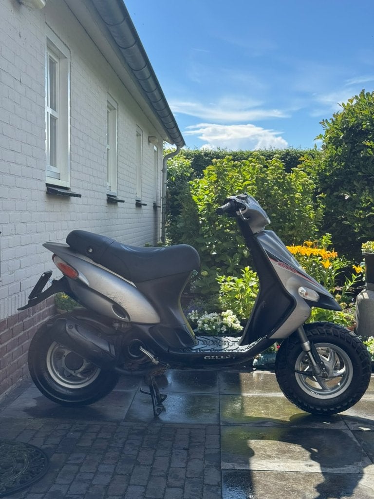 ⭐️Gilera stalker 50cc 2 takt grijs nette staat⭐️, Fietsen en Brommers, Scooters | Piaggio, Niet ingevuld, Niet ingevuld, Niet ingevuld