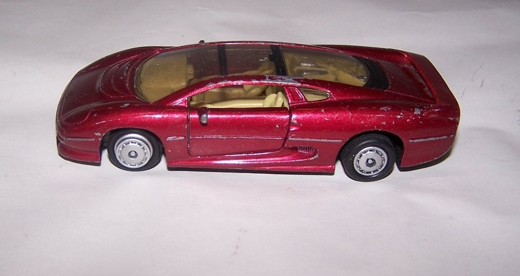 Maisto Jaguar XL220 model. 1/40. Izgs., Ophalen of Verzenden, Zo goed als nieuw, Auto, Overige merken