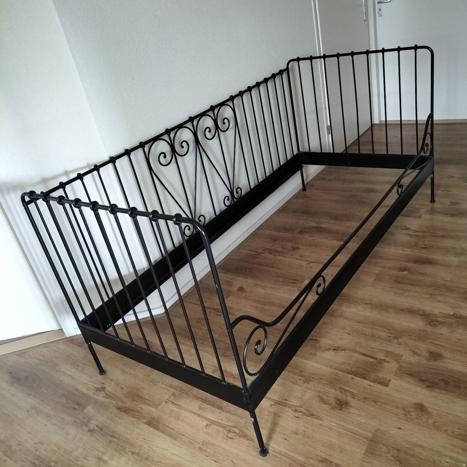 Zwart eenpersoons spijlen bed 90x200cm, Ophalen, 90 cm, Eenpersoons, Zwart