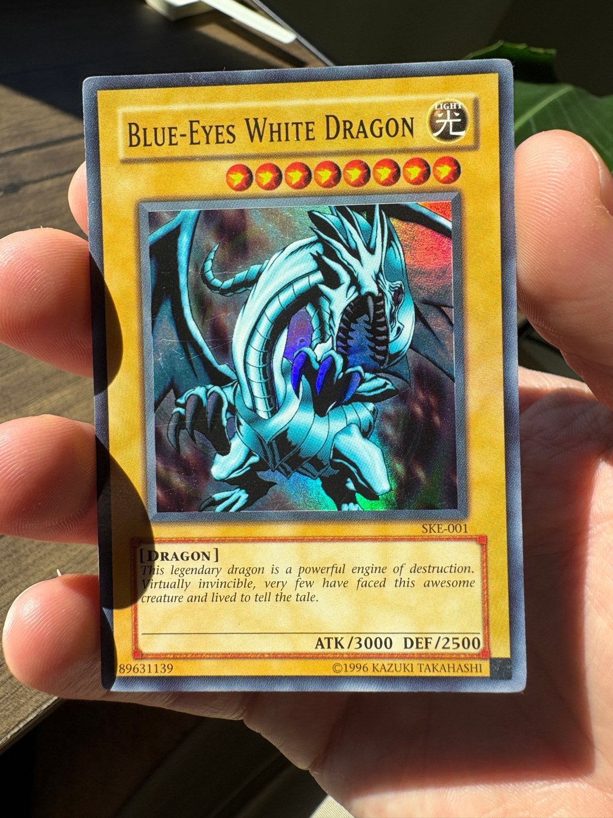 Blue-Eyes White Dragon (SKE-001) Foil GD, Hobby en Vrije tijd, Verzamelkaartspellen | Yu-gi-Oh!, Ophalen, Zo goed als nieuw, Losse kaart