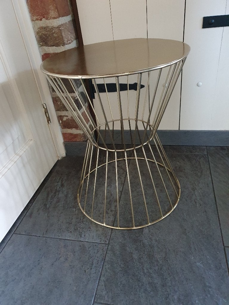 Goudkleurige bijzettafeltje / plantentafeltje, Huis en Inrichting, Ophalen, Zo goed als nieuw, Goud, Metaal