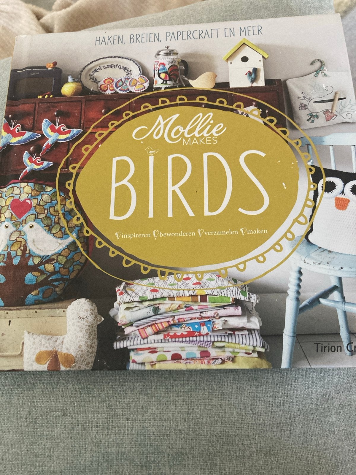 Mollie Makes Birds: Haken, Breien, Papercraft en Meer, Ophalen of Verzenden, Zo goed als nieuw, Breien en Haken, Geschikt voor kinderen