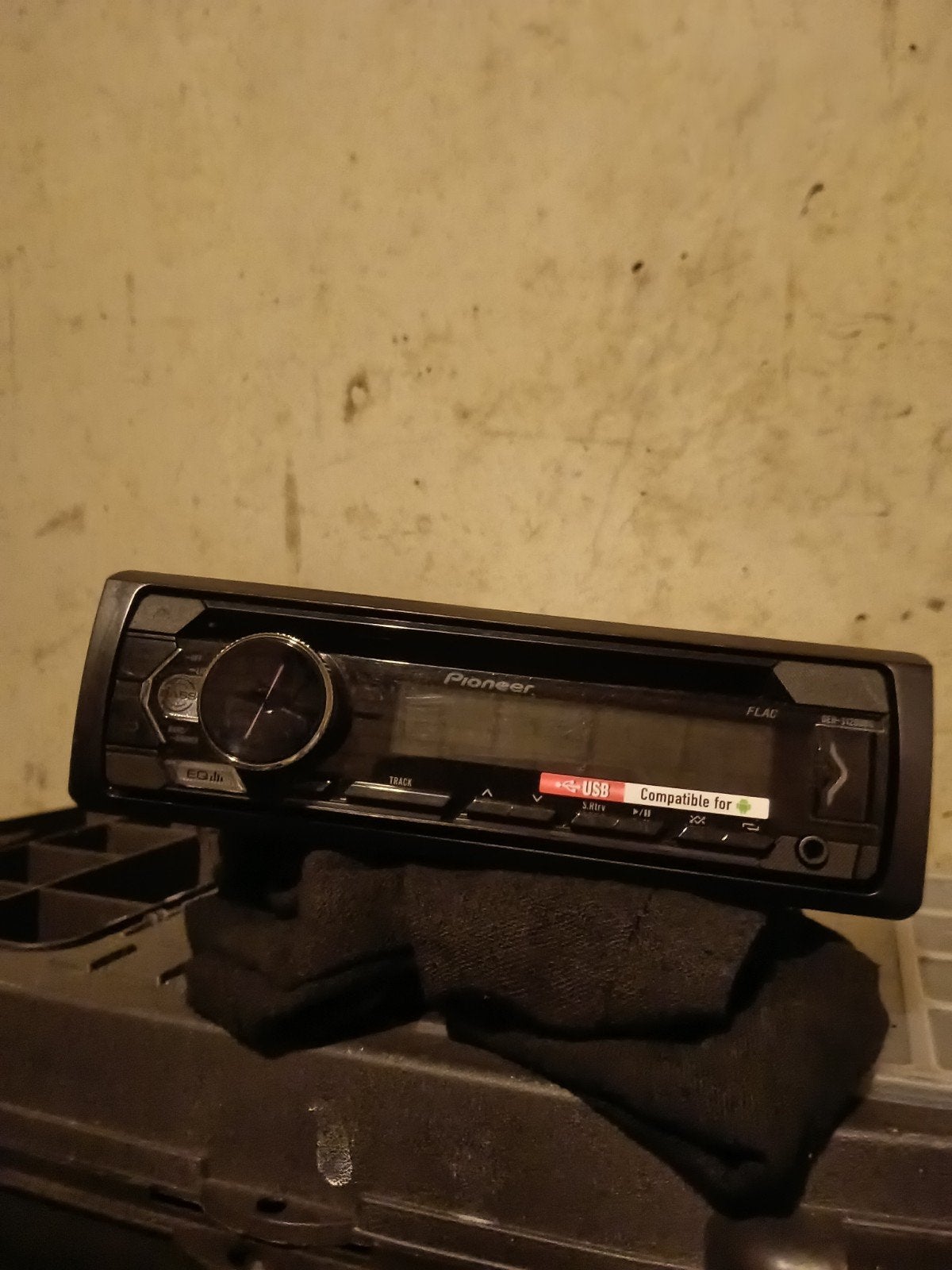 Te koop auto radio amper gebruikt, Ophalen, Zo goed als nieuw