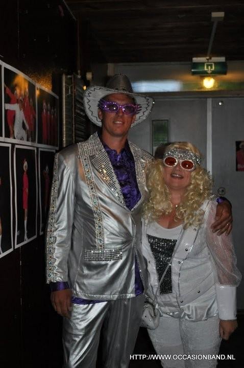 Glitter en glamour kleding te huur compleet voor max €22, Ophalen, Overige maten, Kleding, Overige thema's