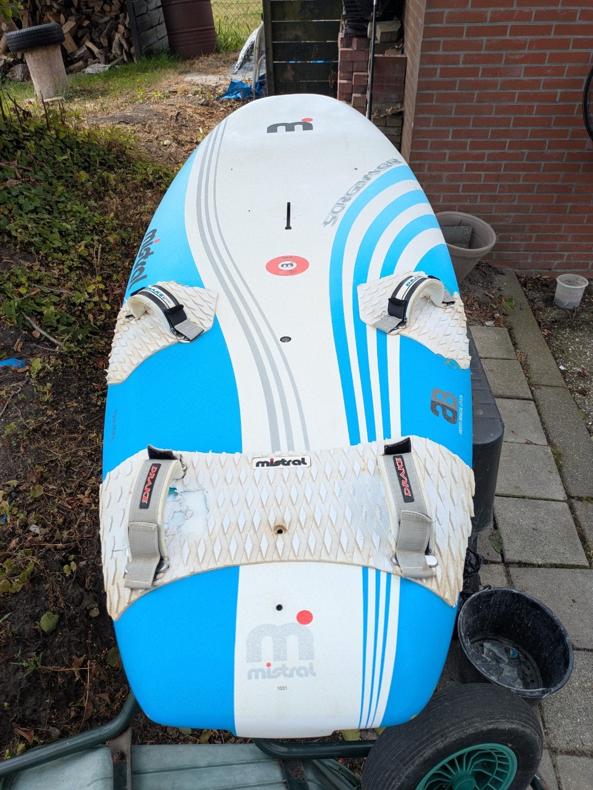 Mistral Screamer AB+ free race 140 ltr, Watersport en Boten, Windsurfen, Ophalen, Gebruikt, Plank