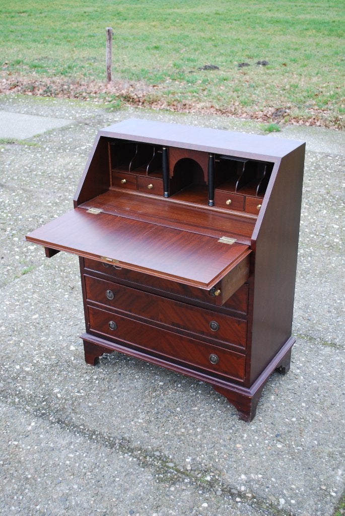 Engelse secretaire, Mahonie bureau  klepbureau, Huis en Inrichting, Bureaus, Ophalen, Secretaire, 43 cm, Bruin