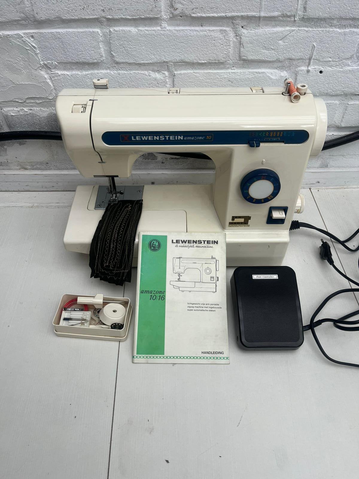 Lewenstein amazone 10 naaimachine, Hobby en Vrije tijd, Naaimachines en Toebehoren, Ophalen, Zo goed als nieuw, Naaimachine, Overige merken