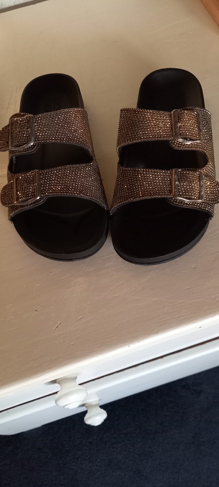 Slippers  Colors of Californië maat 38 zwart met steentjes, Ophalen of Verzenden, Nieuw, Zwart