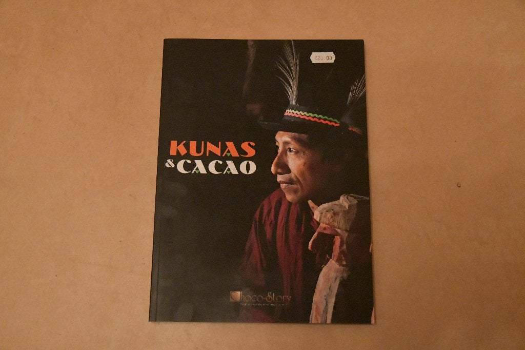 Viertalig fotoboek 'Kunas & cacao', Ophalen of Verzenden, Nieuw, Overige onderwerpen, Choco-Story