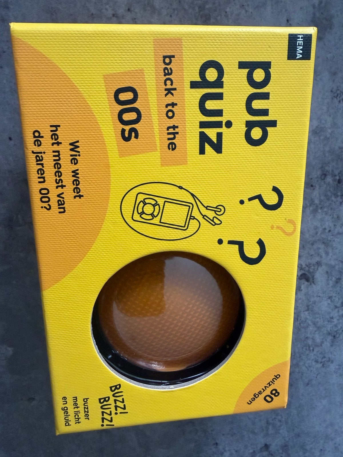 Hema Pubquiz Back to the 00s met Buzzer, Drie of vier spelers, Ophalen, Zo goed als nieuw