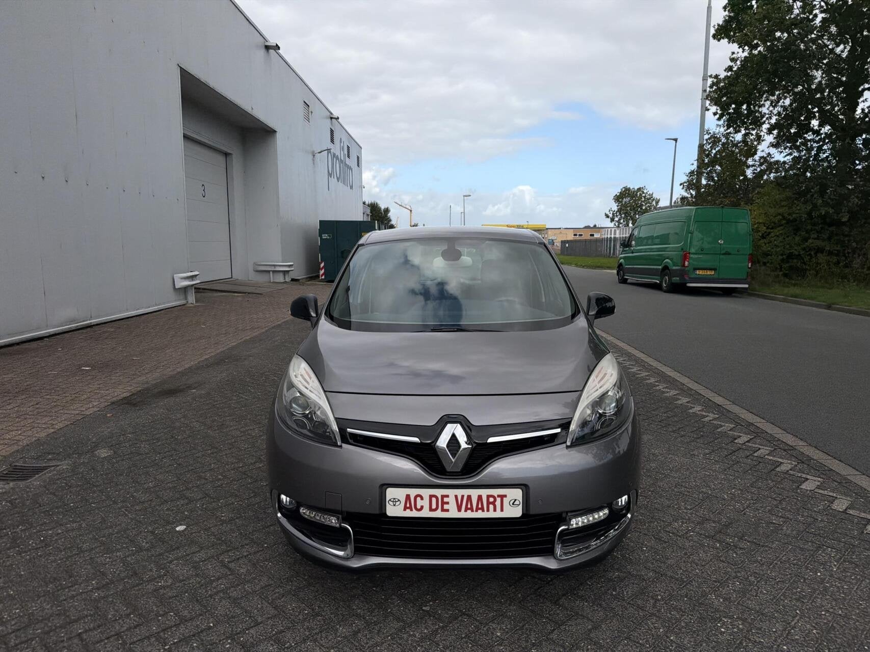 Renault Scenic 1.2 TCe Bose - CLIMA/NAVI/PDC/TREKHAAK/NAP, Auto's, Voorwielaandrijving, Euro 5, Gebruikt, 1295 kg
