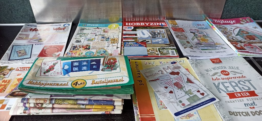 47 boekjes en folders om kaarten te  maken, Hobby en Vrije tijd, Kaarten | Zelf maken, Ophalen, Zo goed als nieuw, Overige thema's