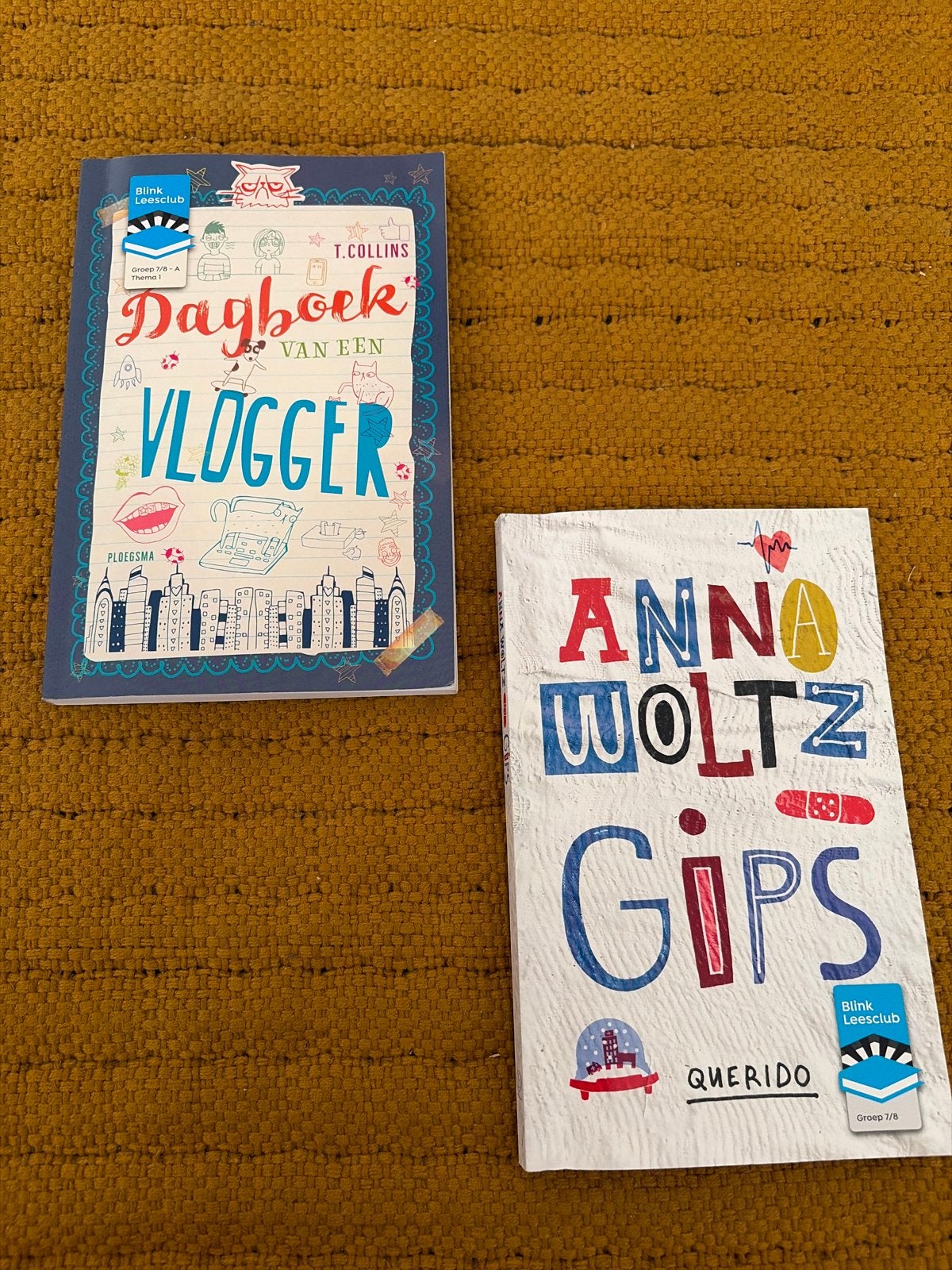 Dagboek van een Vlogger & Gips - Anna Woltz (2 boeken), Boeken, Ophalen of Verzenden, Zo goed als nieuw, Fictie