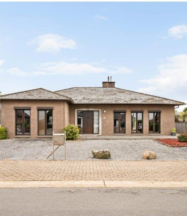 Ruime bungalow met 3 slpk gelegen te Bree - Limburg - België, Bree, 500 tot 1000 m², Limburg, 151 m²