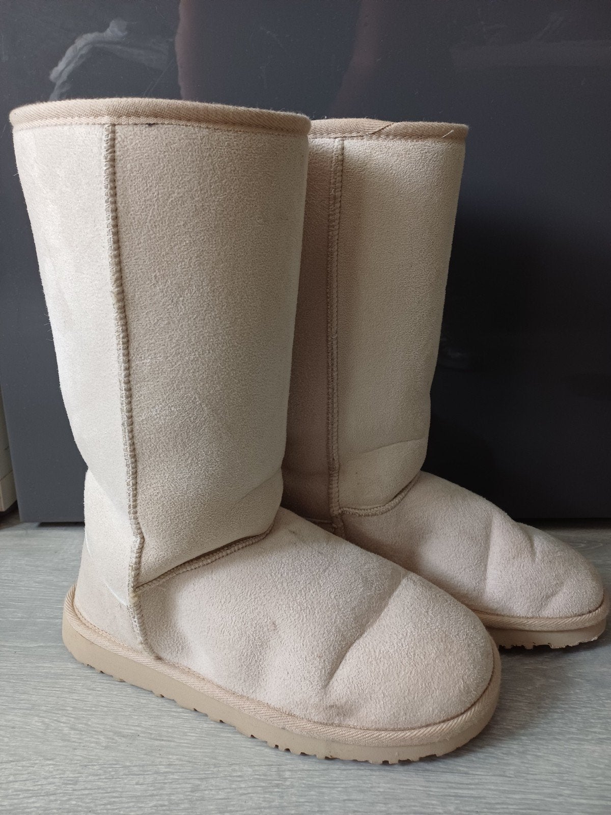 Uggs maat 40, Kleding | Dames, Ophalen, Zo goed als nieuw, Overige kleuren