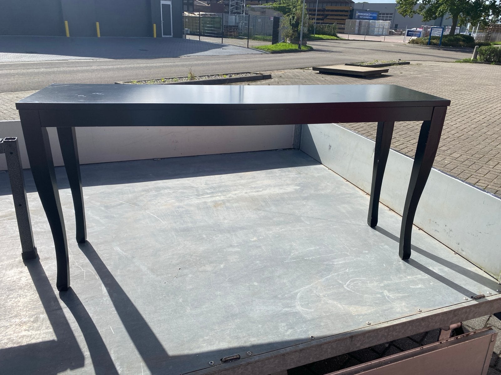 Zwarte console tafel met sierlijke poten, Ophalen, Gebruikt, Tot twee personen, 50 tot 100 cm