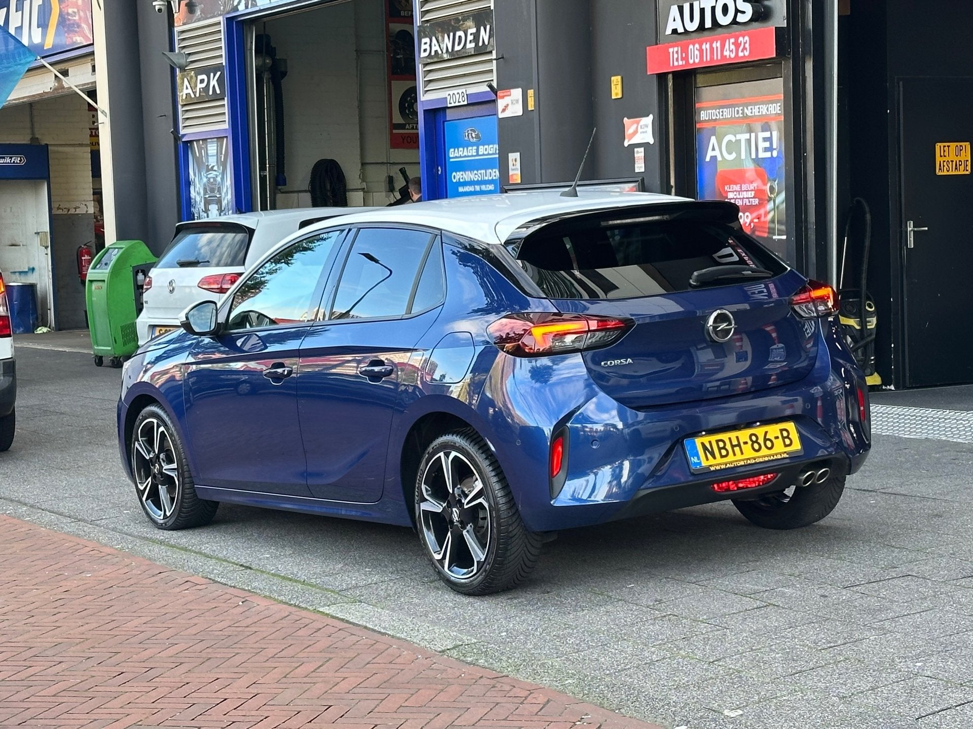 Opel Corsa 1.2 GS Line Automaat Leer Navi Camera Carplay, Gebruikt, Euro 6, 1133 kg, Blauw