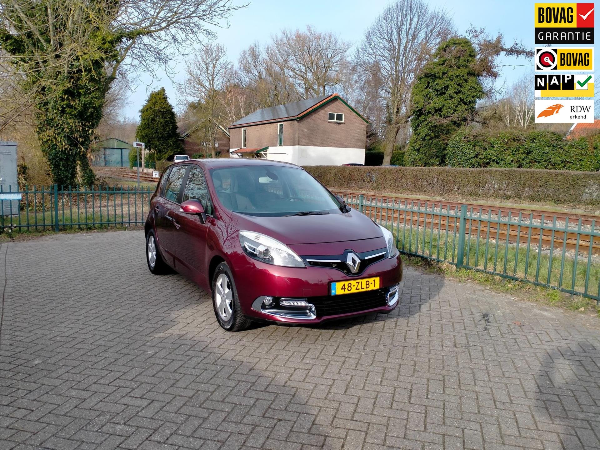 Renault Scénic 1.2 TCe Collection nieuwe motor Airco/Navi t, Auto's, Voorwielaandrijving, Stof, Gebruikt, 4 cilinders