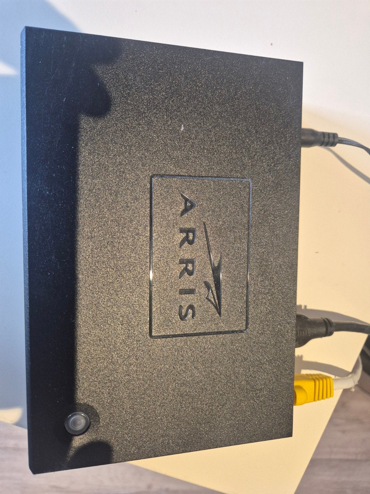 Arris Router/Modem - Goede staat, Ophalen, Gebruikt, Router met modem, Arris
